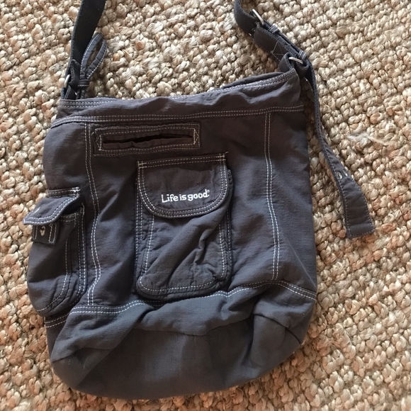 Life Is Good Handbags - Brown purse - Lots of pockets